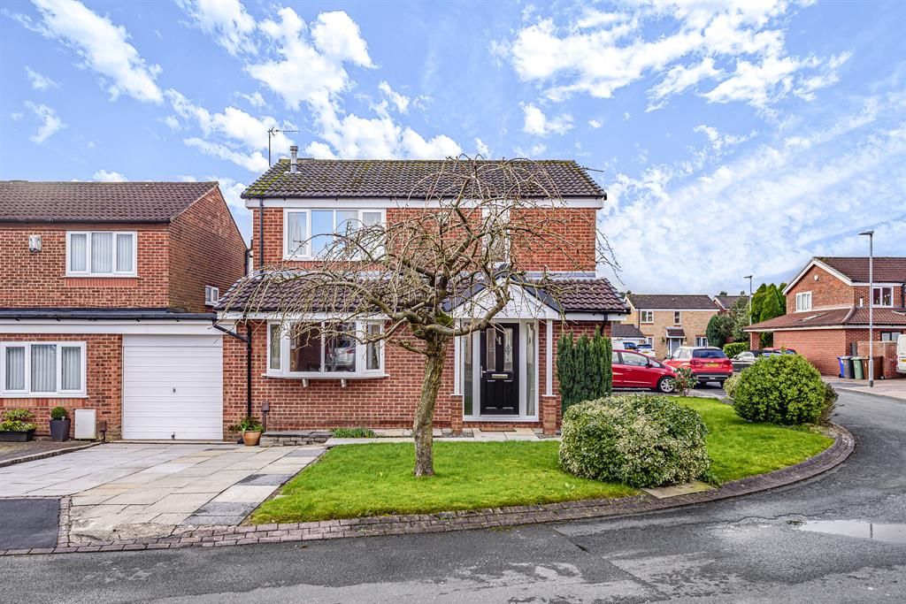 4 bed detached house for sale in Leafield, Tyldesley, Manchester M29