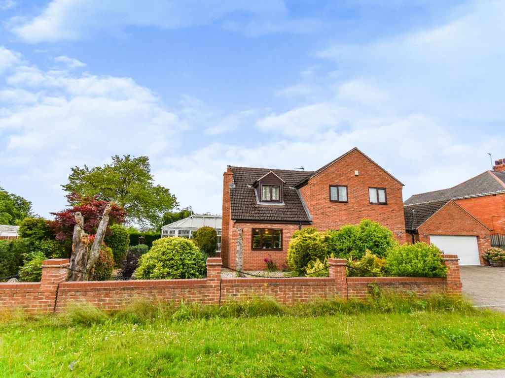 4 bed detached house for sale in Kings Road, DN38 Zoopla