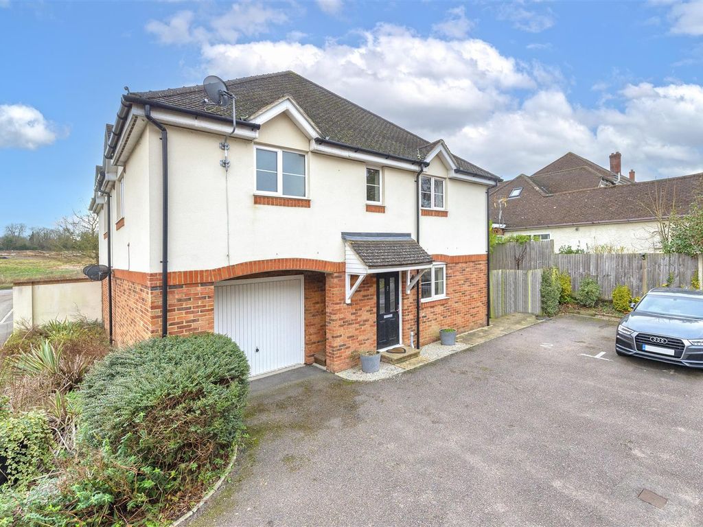 2 bed detached house for sale in Pinewood Close, Leybourne, West