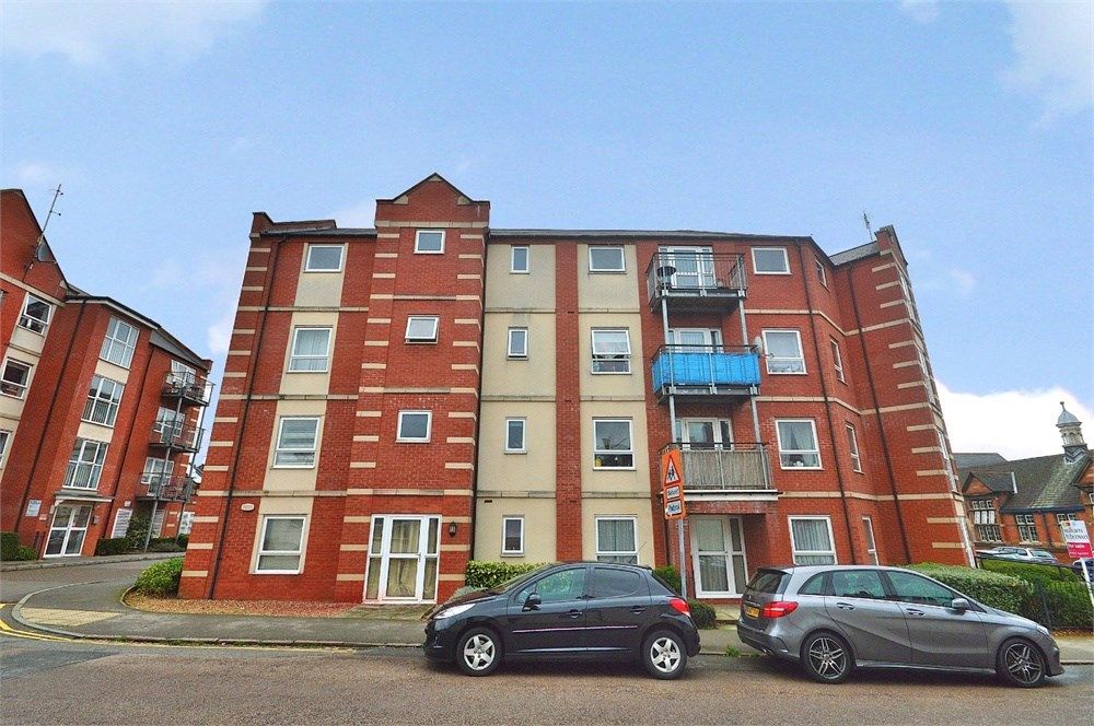 2 bed flat to rent in Pavilion Court, Stimpson Avenue, Northampton NN1