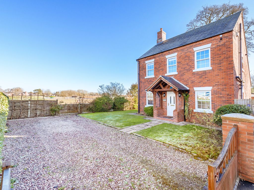 3 bed detached house for sale in Church Aston, Newport TF10, £400,000