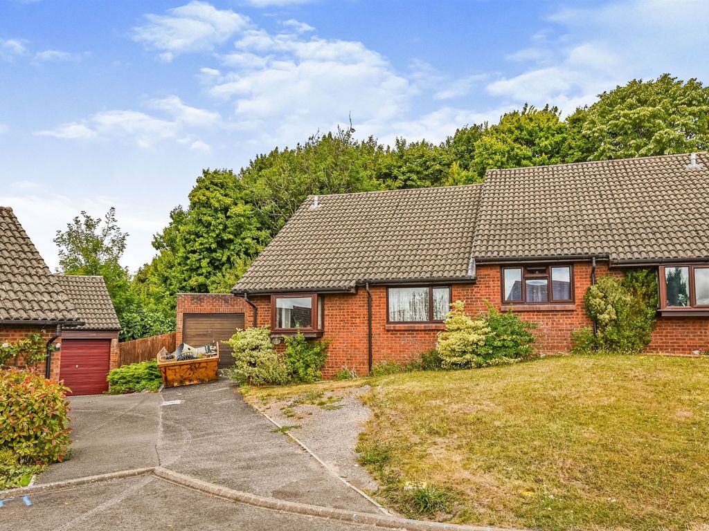 2 bed semidetached bungalow for sale in Quarry Close, Devizes SN10