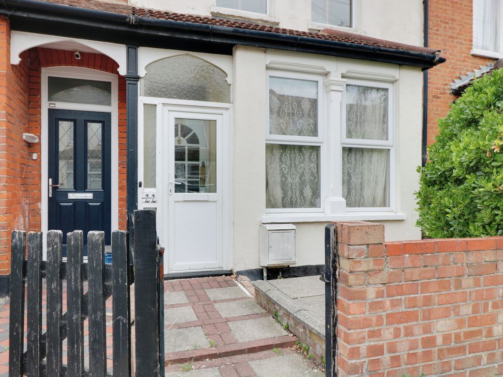 3 bed terraced house for sale in The Grove, SouthendOnSea SS2, £