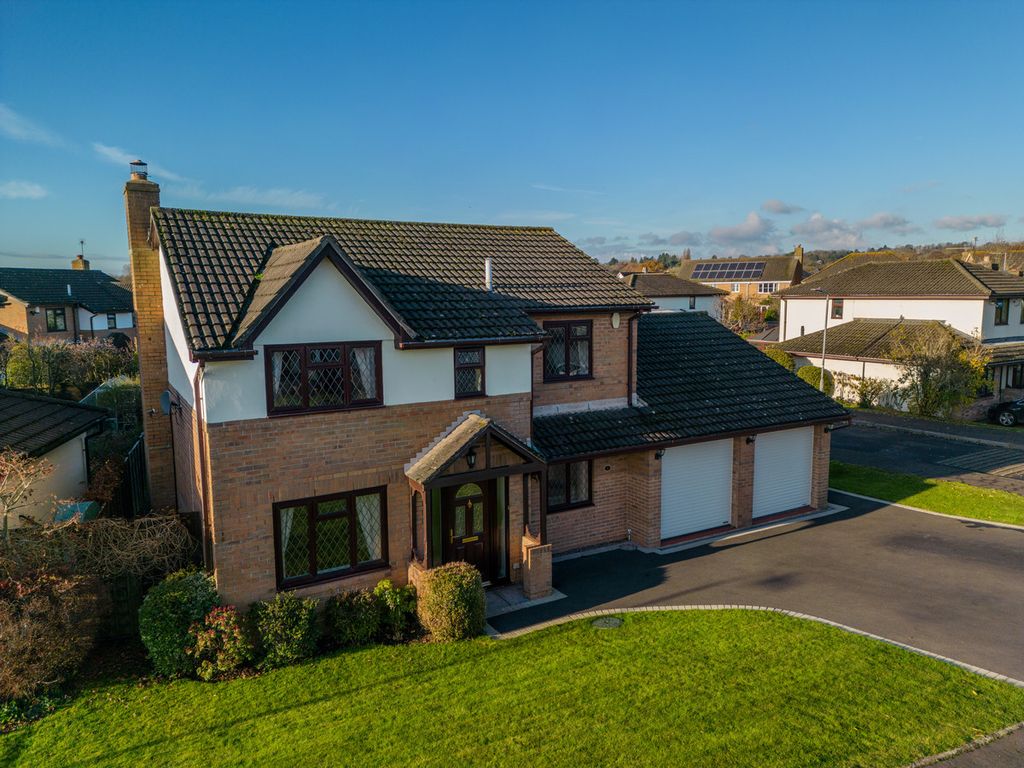 4 bed detached house for sale in Vicarage Gardens, Cardiff CF3, £