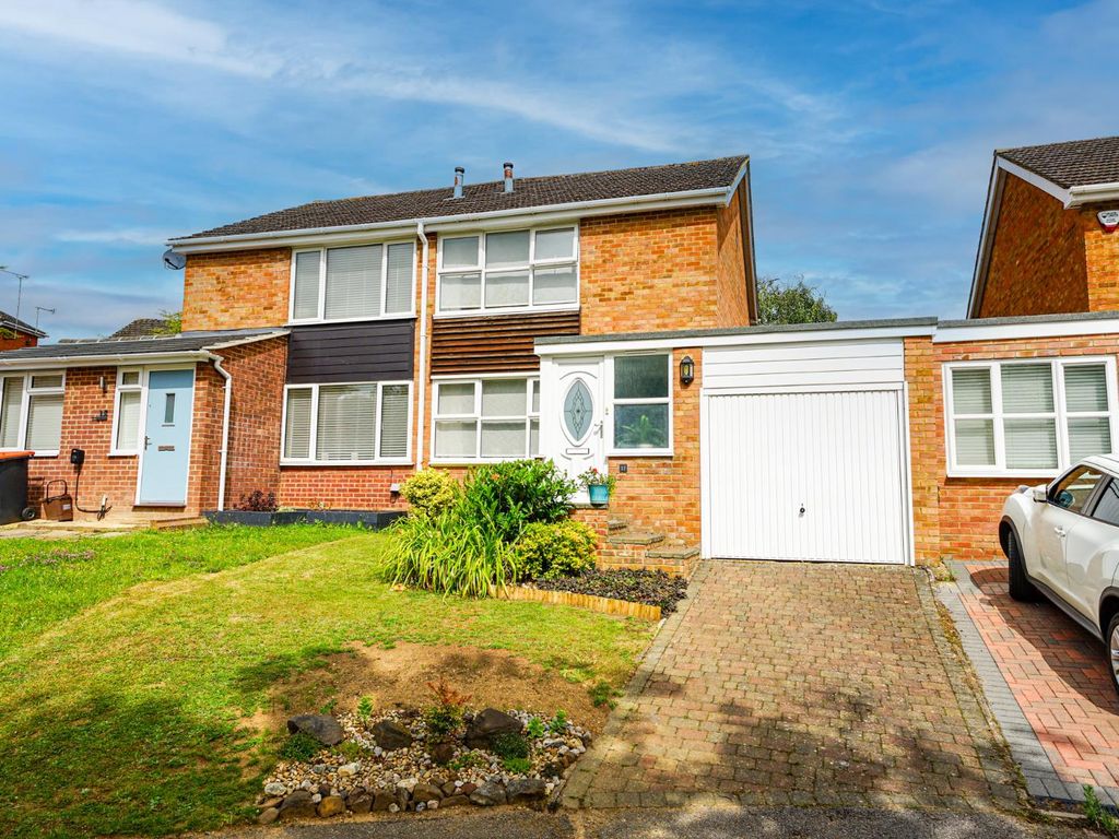 2 bed semidetached house for sale in Grasmere Way, Leighton Buzzard