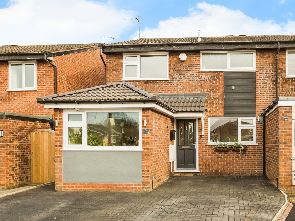 3 bed semidetached house for sale in Foxglove Close, Huntington