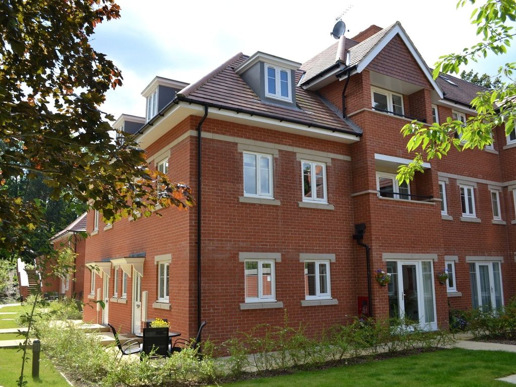 2 bed flat to rent in Sandy Lane, Woking GU22 Zoopla