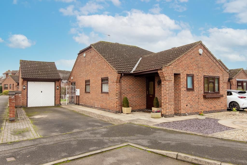 2 bed bungalow for sale in Massey Close, Burton Joyce, Nottingham NG14