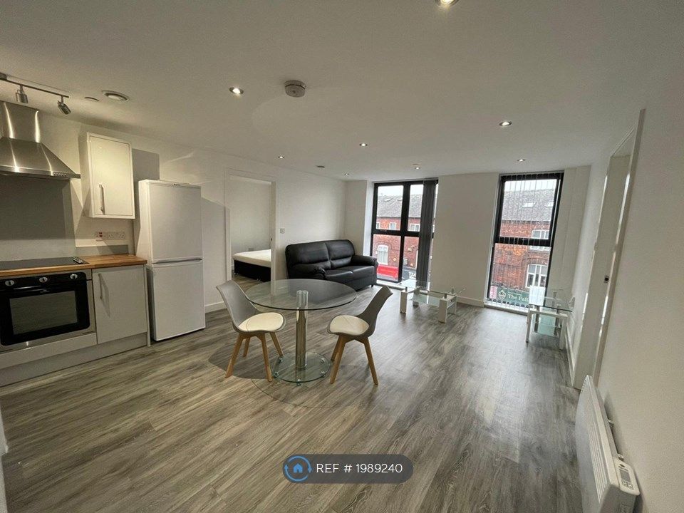 2 bed flat to rent in Orange Grove House, Manchester M14, £1,295 pcm