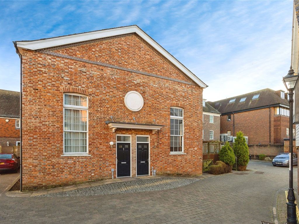 2 bed semidetached house for sale in Exchange Court, Tonbridge, Kent