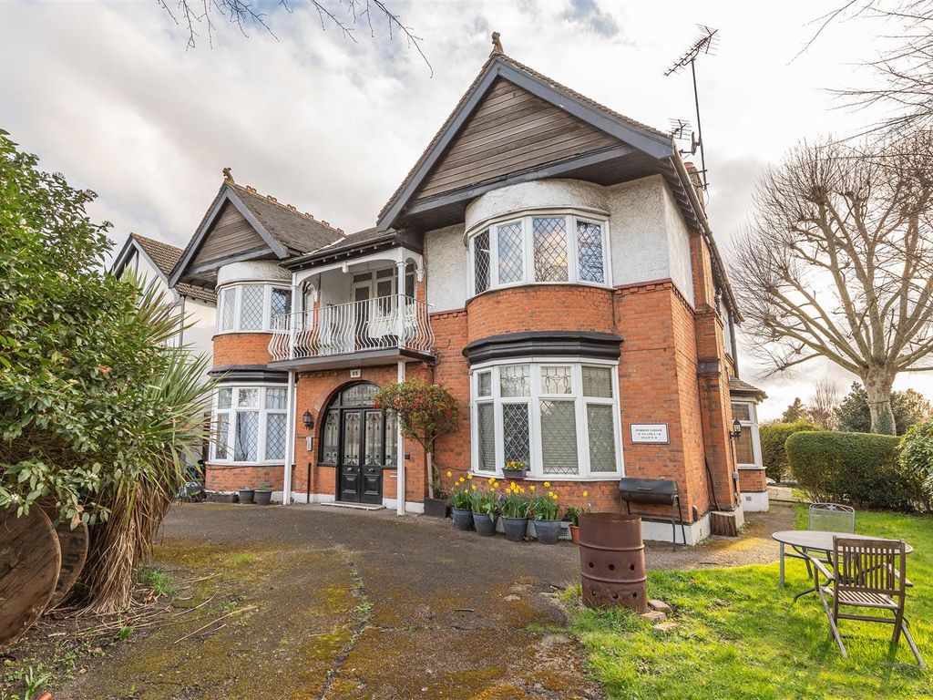 2 bed flat for sale in Whipps Cross Road, London E11 Zoopla