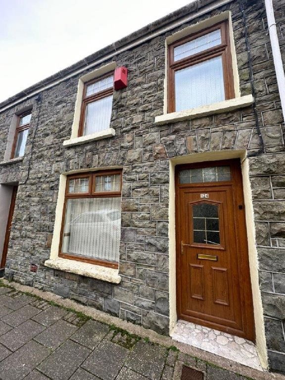 2 bed terraced house to rent in Dumfries Street, Treherbert, Treorchy