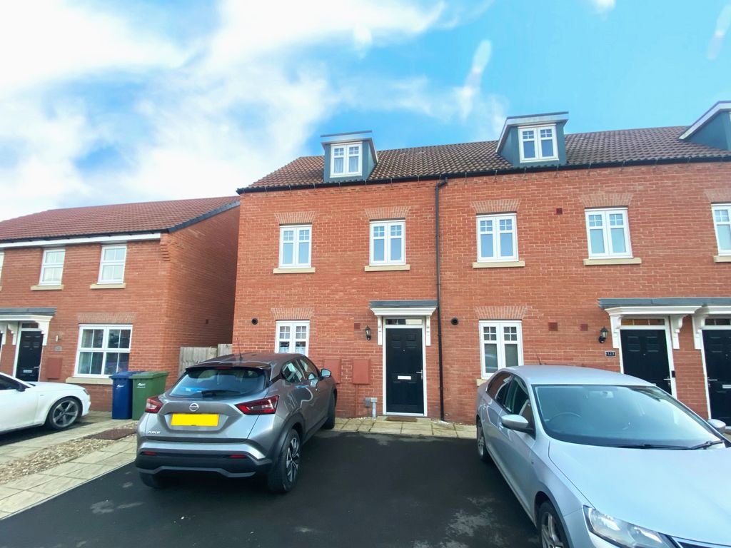 3 bed end terrace house for sale in Glenfields North, Whittlesey PE7