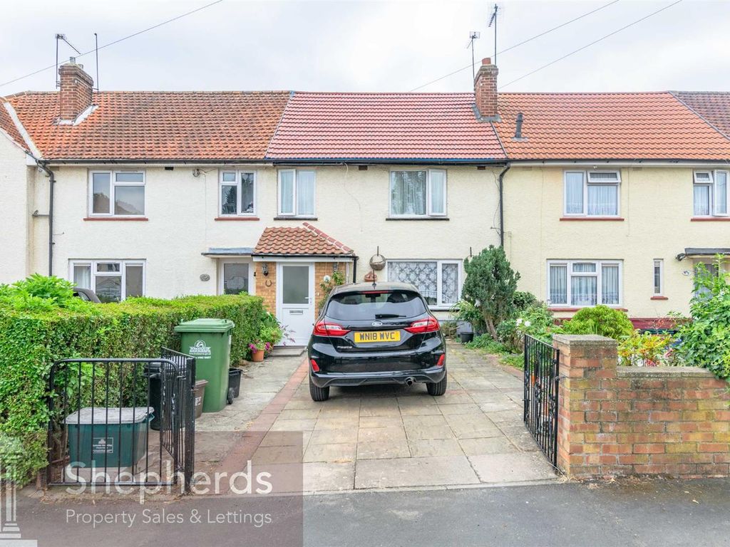 3 bed terraced house for sale in Franklin Avenue, Cheshunt, Waltham Cross EN7, £450,000 Zoopla