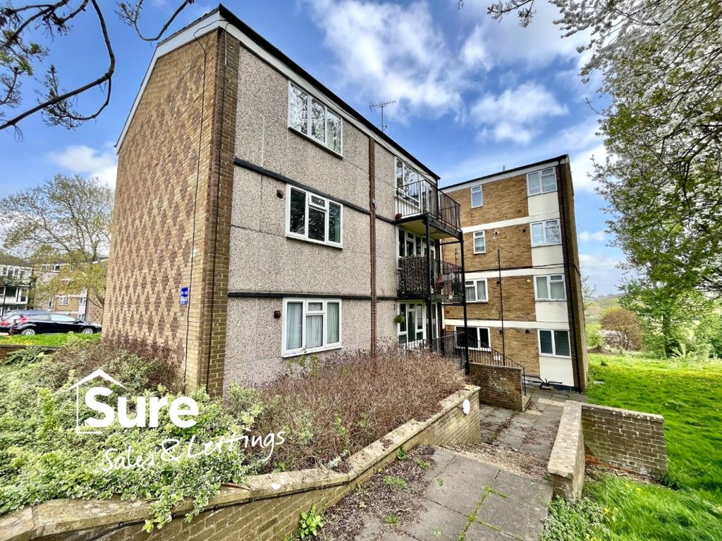 1 bed flat to rent in Wood View, Hemel Hempstead, Hertfordshire HP1