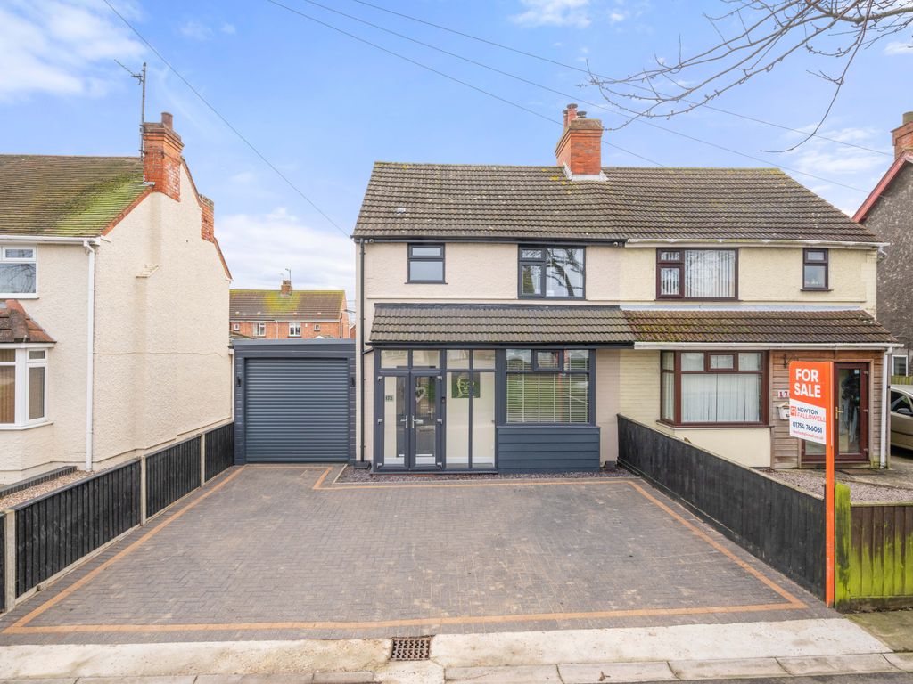 3 bed semidetached house for sale in Roman Bank, Skegness PE25, £