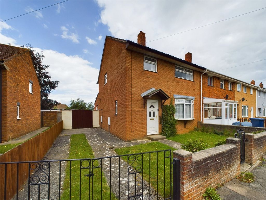 3 bed end terrace house for sale in Moorfield Road, Brockworth