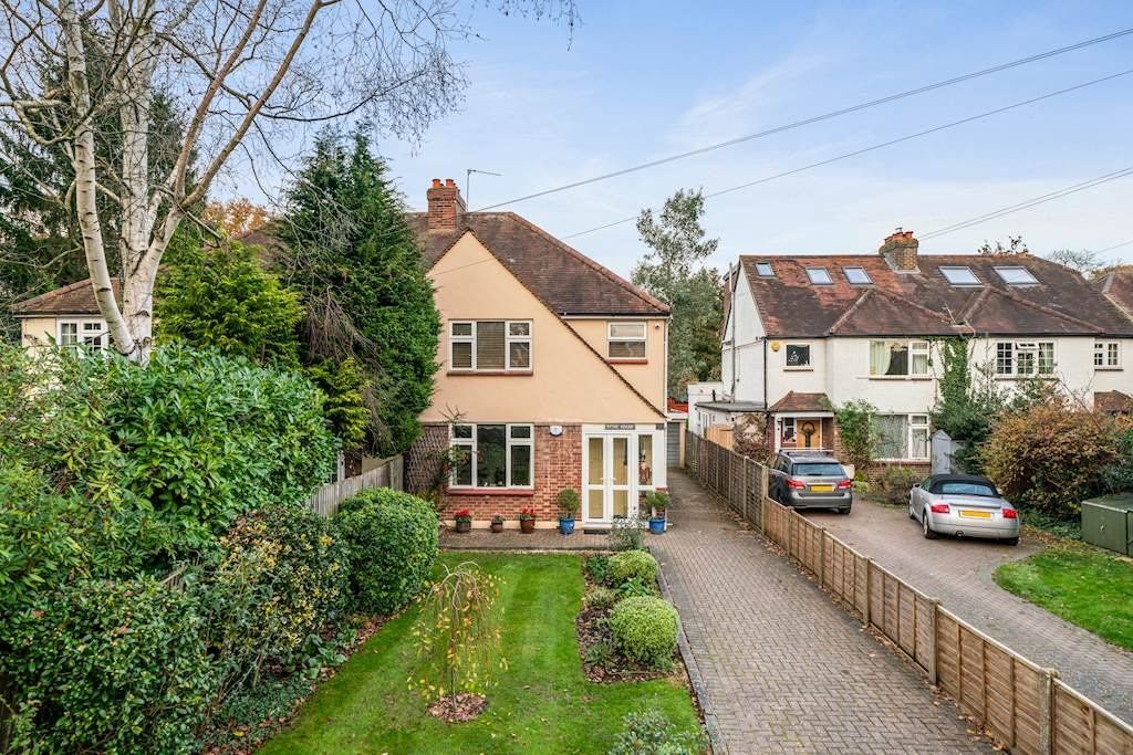 3 bed semidetached house for sale in Couchmore Avenue, Esher KT10, £