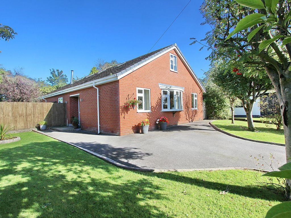 4 bed detached house for sale in Mountbatten Close, Bury BL9, £575,000