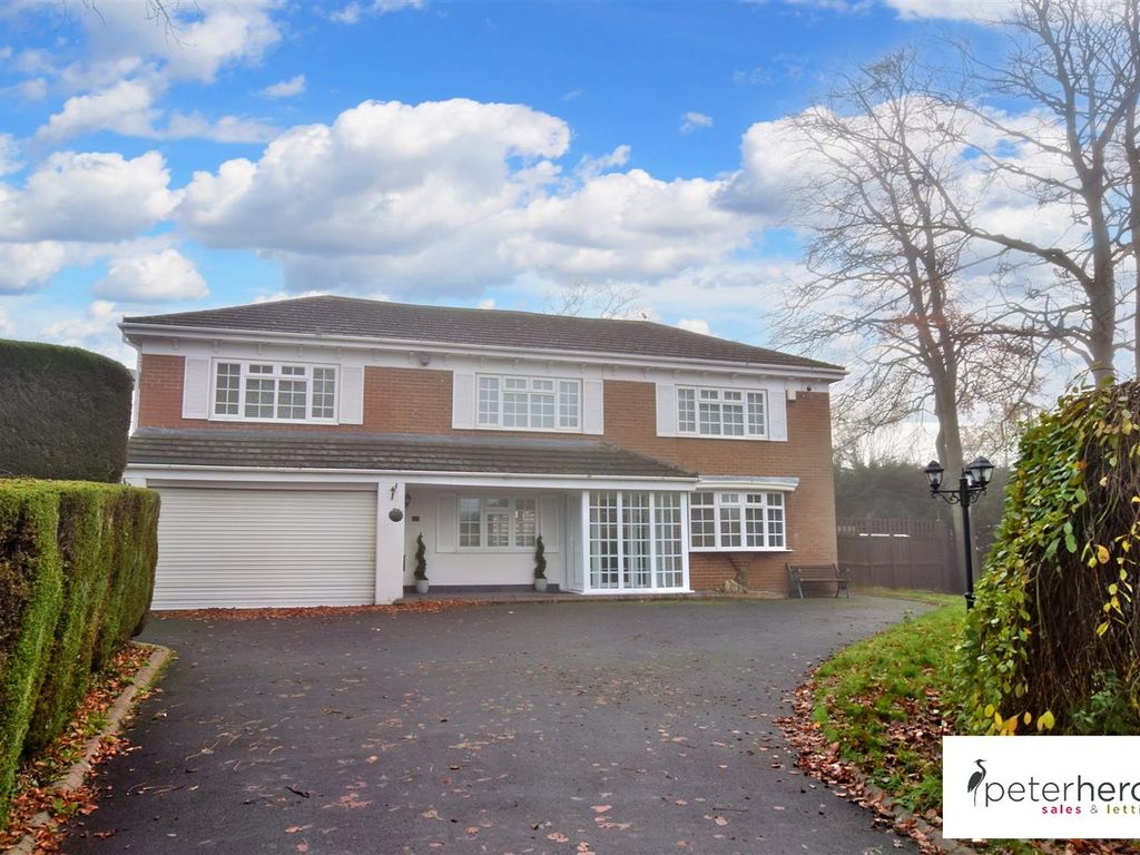 5 bed detached house to rent in Silksworth Hall Drive, Silksworth