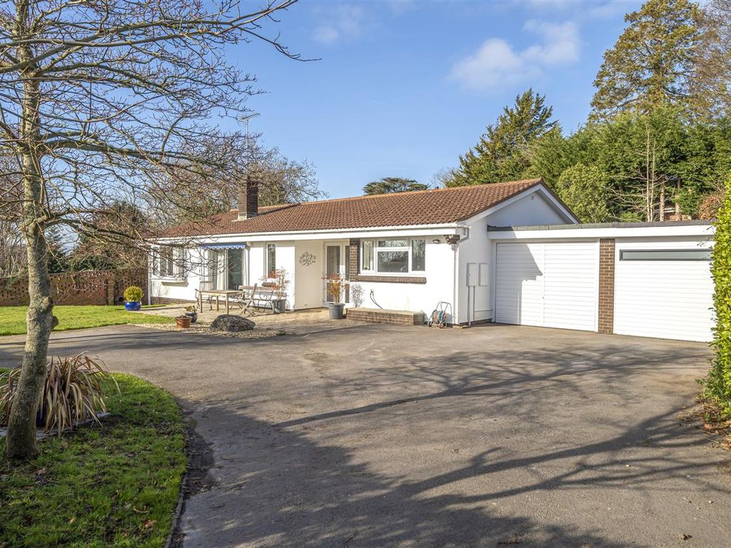 3 bed detached bungalow for sale in South View Orchard, Green Lane