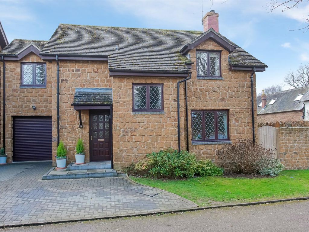 4 bed detached house for sale in Byfield Road, Chipping Warden, Banbury