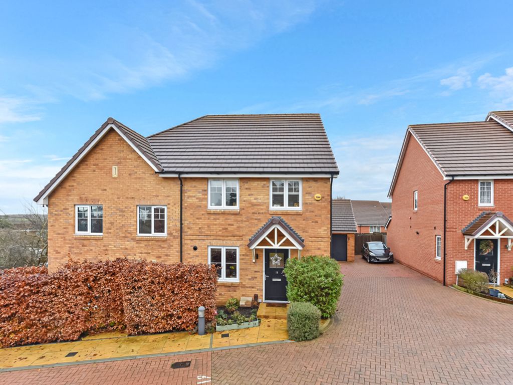 3 bed semidetached house for sale in Templars Drive, Strood, Rochester