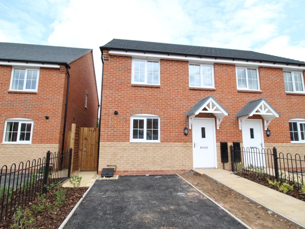 2 bed semidetached house to rent in Falls Green Avenue, Manchester M40