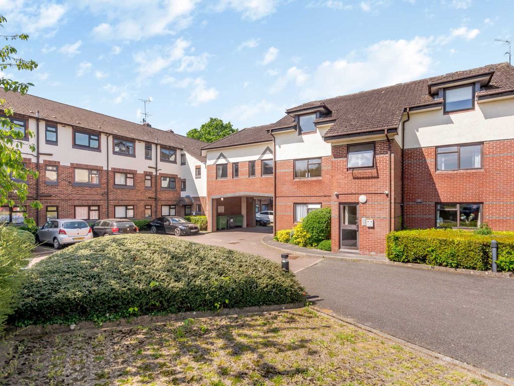 1 bed flat for sale in Highmoor, Amersham HP7 Zoopla