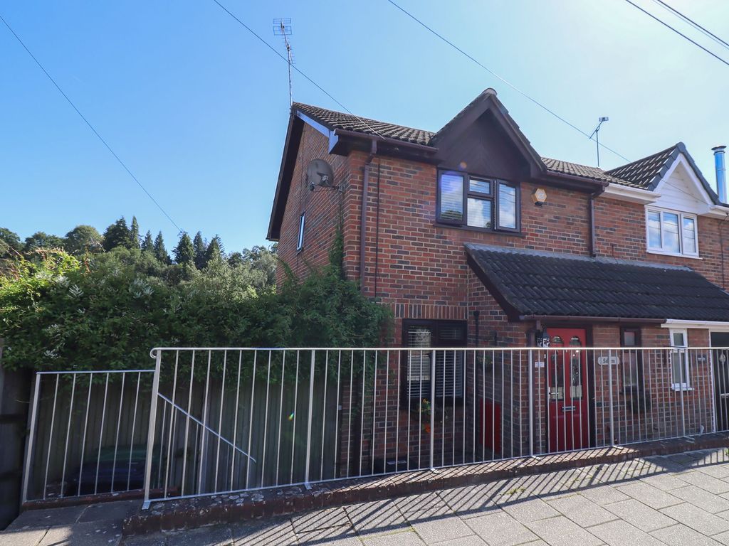 3 bed semidetached house for sale in Portsmouth Road, Bursledon SO31, £300,000 Zoopla