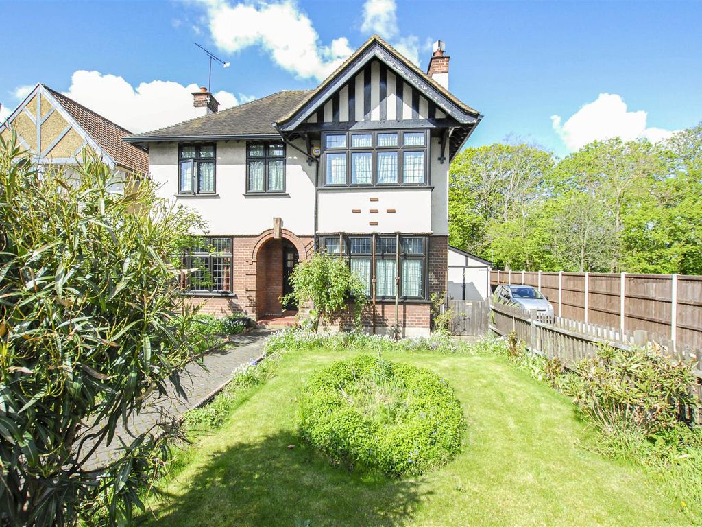 3 bed detached house for sale in Twickenham Road, Isleworth TW7, £