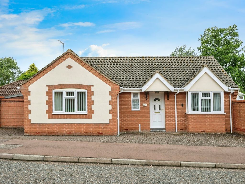 2 bed detached bungalow for sale in Sears Close, Aylsham, Norwich NR11