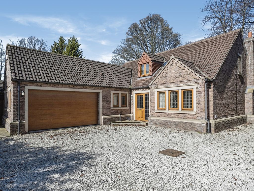 4 bed detached bungalow for sale in Church Lane, Bessacarr, Doncaster