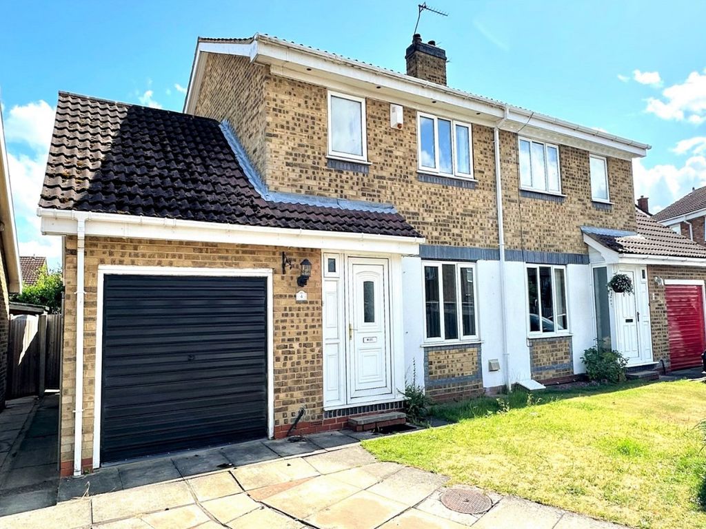 3 bed semidetached house for sale in Ash Close, Thorpe Willoughby