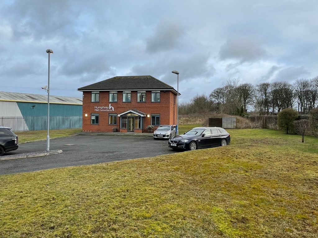 Office to let in Eccleston Close, Newcastle Upon Tyne NE27, £17,000 pa