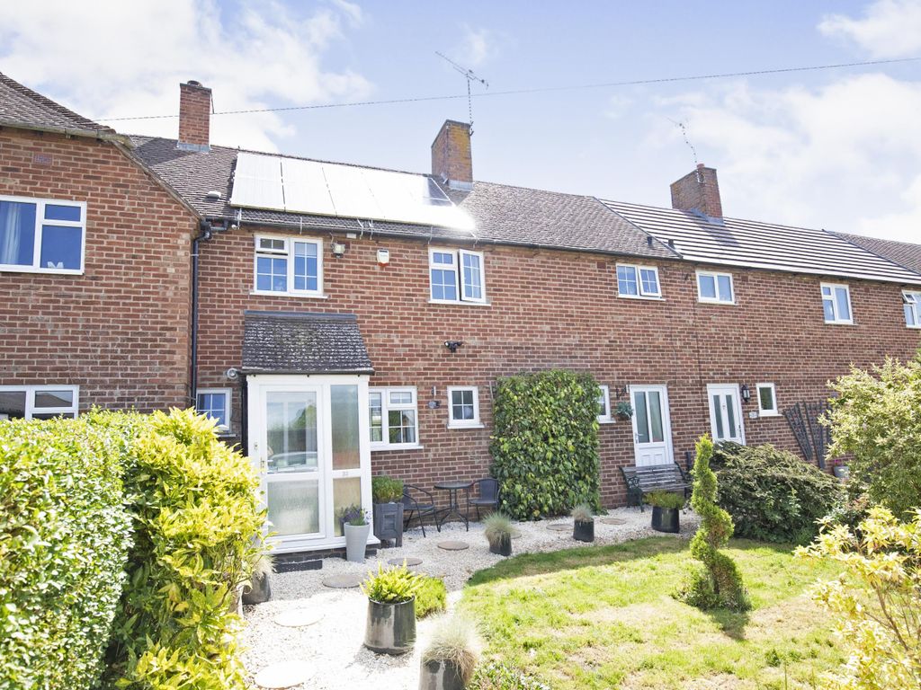 4 bed terraced house for sale in Oaktree Close, Bearley, StratfordUpon