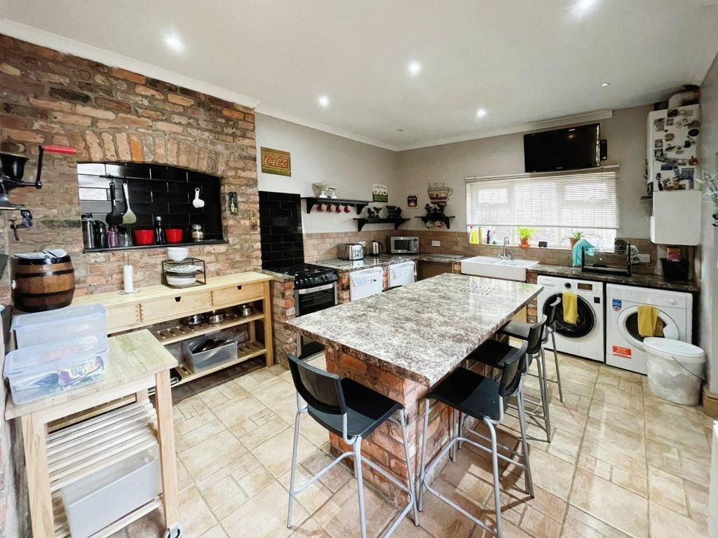 4 bed property for sale in Anfield Road, Anfield, Liverpool L4 Zoopla