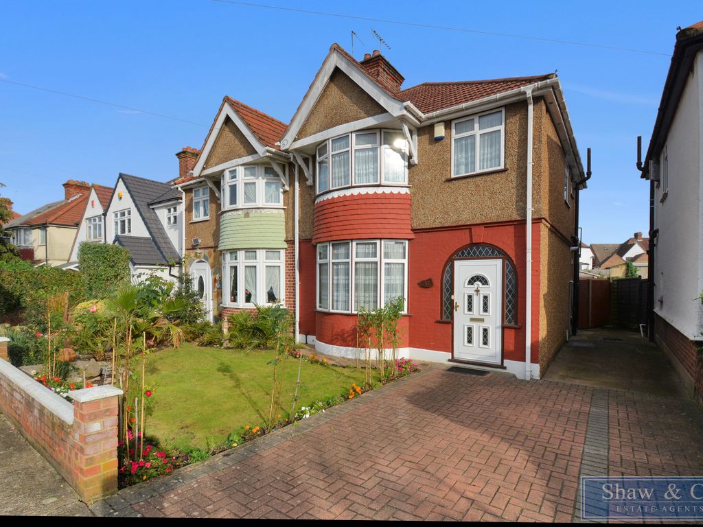 3 bed semidetached house for sale in Heston Avenue, Heston, Hounslow