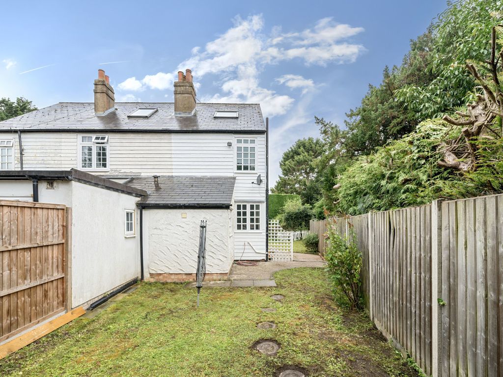 2 bed end terrace house for sale in Hollybush Lane, Chelsfield