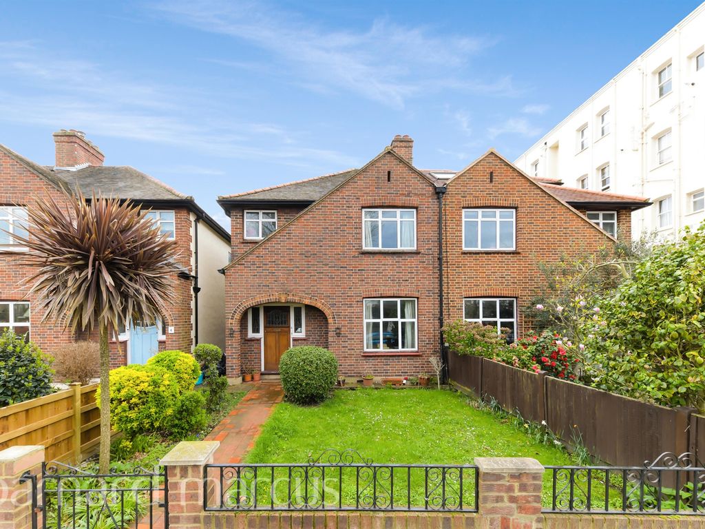 3 bed semidetached house for sale in Spencer Road, Grove Park