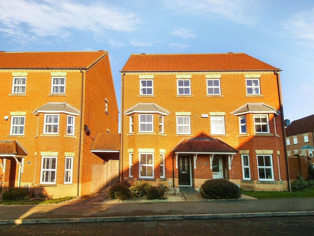 3 bed semidetached house for sale in Algernon Drive, Backworth, Newcastle Upon Tyne NE27, £