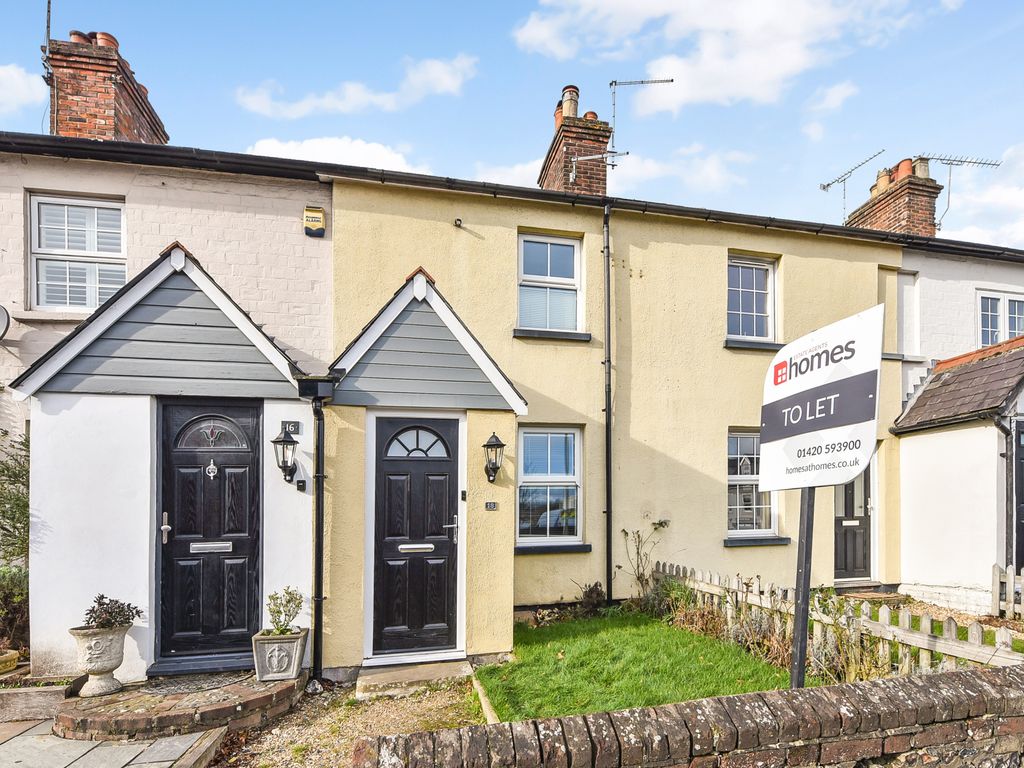 2 bed terraced house to rent in Anstey Road, Alton GU34, £1,250 pcm