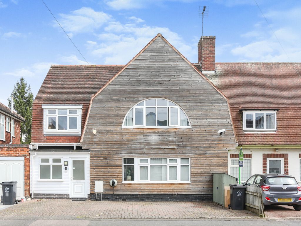 5 bed end terrace house for sale in Barbara Avenue, Leicester