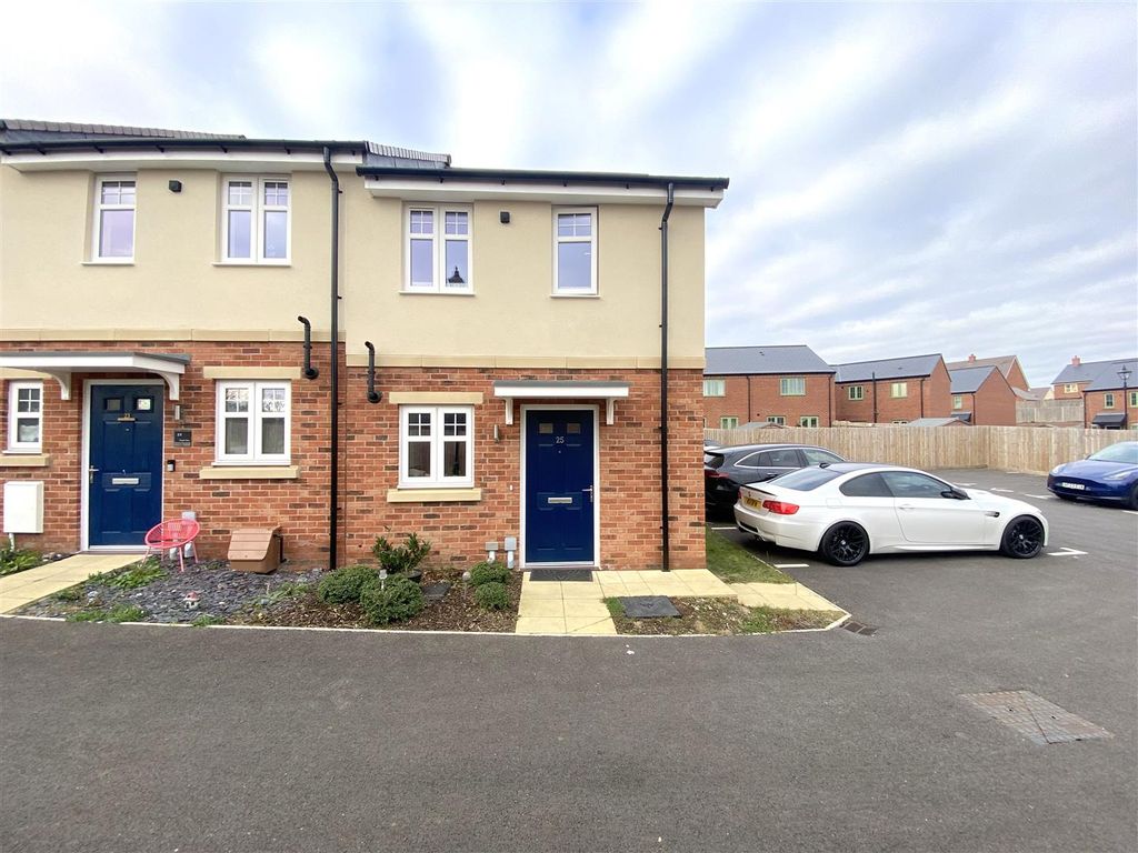 2 bed end terrace house for sale in Eagle Way, St. Albans AL4, £520,000