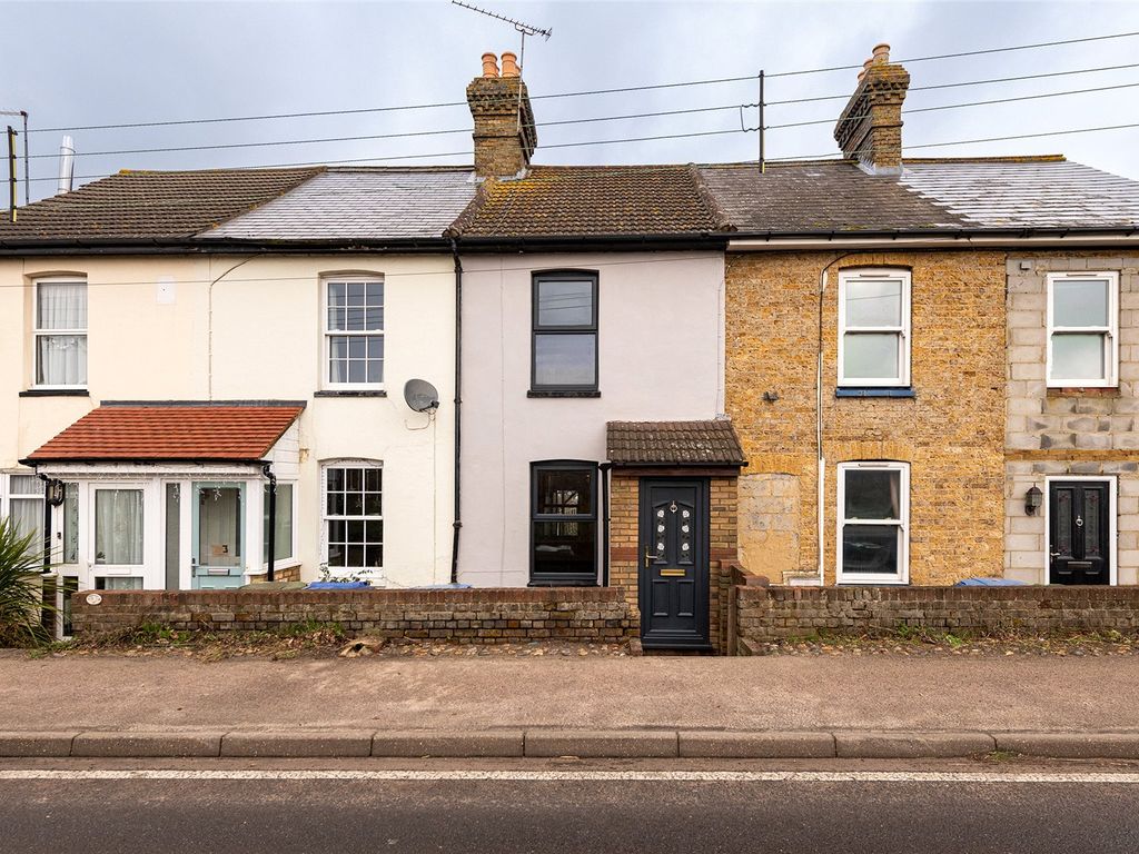 2 bed terraced house for sale in London Road, Teynham, Sittingbourne