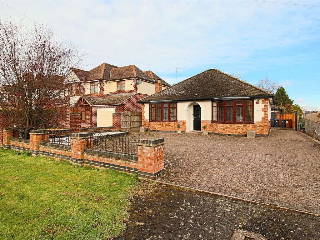 3 bed detached bungalow for sale in Hinckley Road, Barwell, Leicester