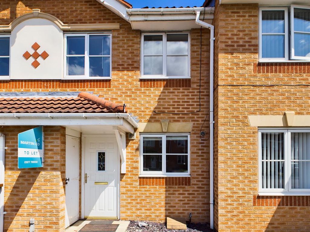 2 bed town house to rent in Hebble Way, South Elmsall, Pontefract WF9