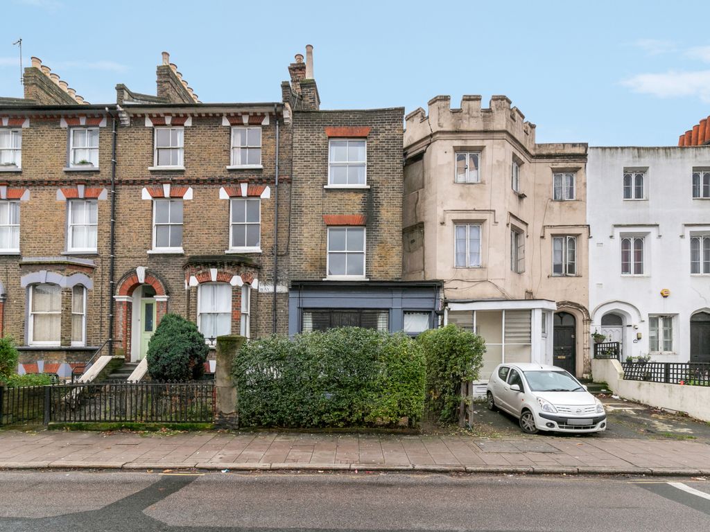 3 bed terraced house for sale in Lansdowne Way, South Lambeth SW8, £