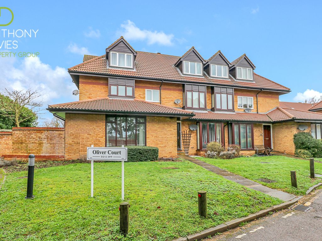 1 bed for sale in Oliver Court, Crouchfield, Chapmore End