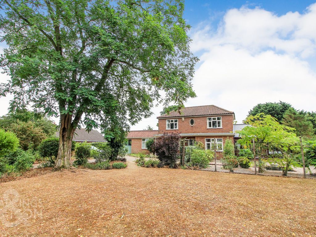 4 bed detached house for sale in Mill Road, Loddon, Norwich NR14 Zoopla
